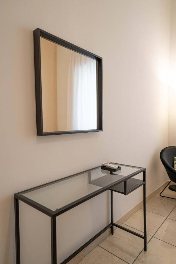 Chiaia Apartment San Pasquale By Dimorra Napoli Bagian luar foto