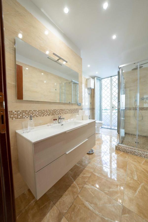 Chiaia Apartment San Pasquale By Dimorra Napoli Bagian luar foto