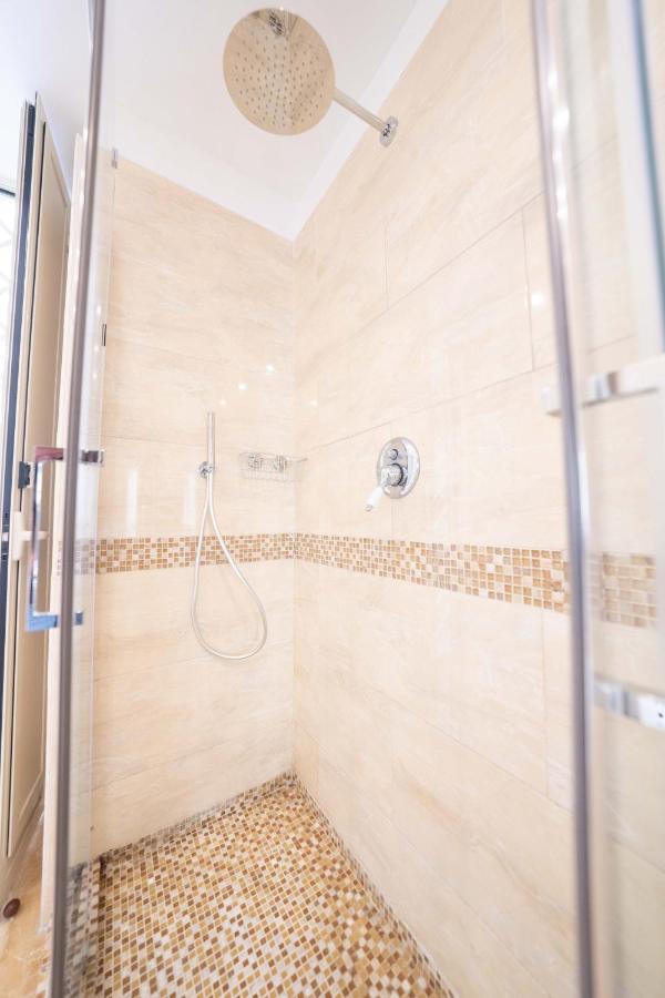 Chiaia Apartment San Pasquale By Dimorra Napoli Bagian luar foto